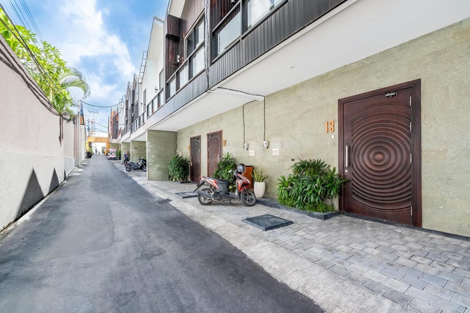 Property building, Neighbourhood, Street view
