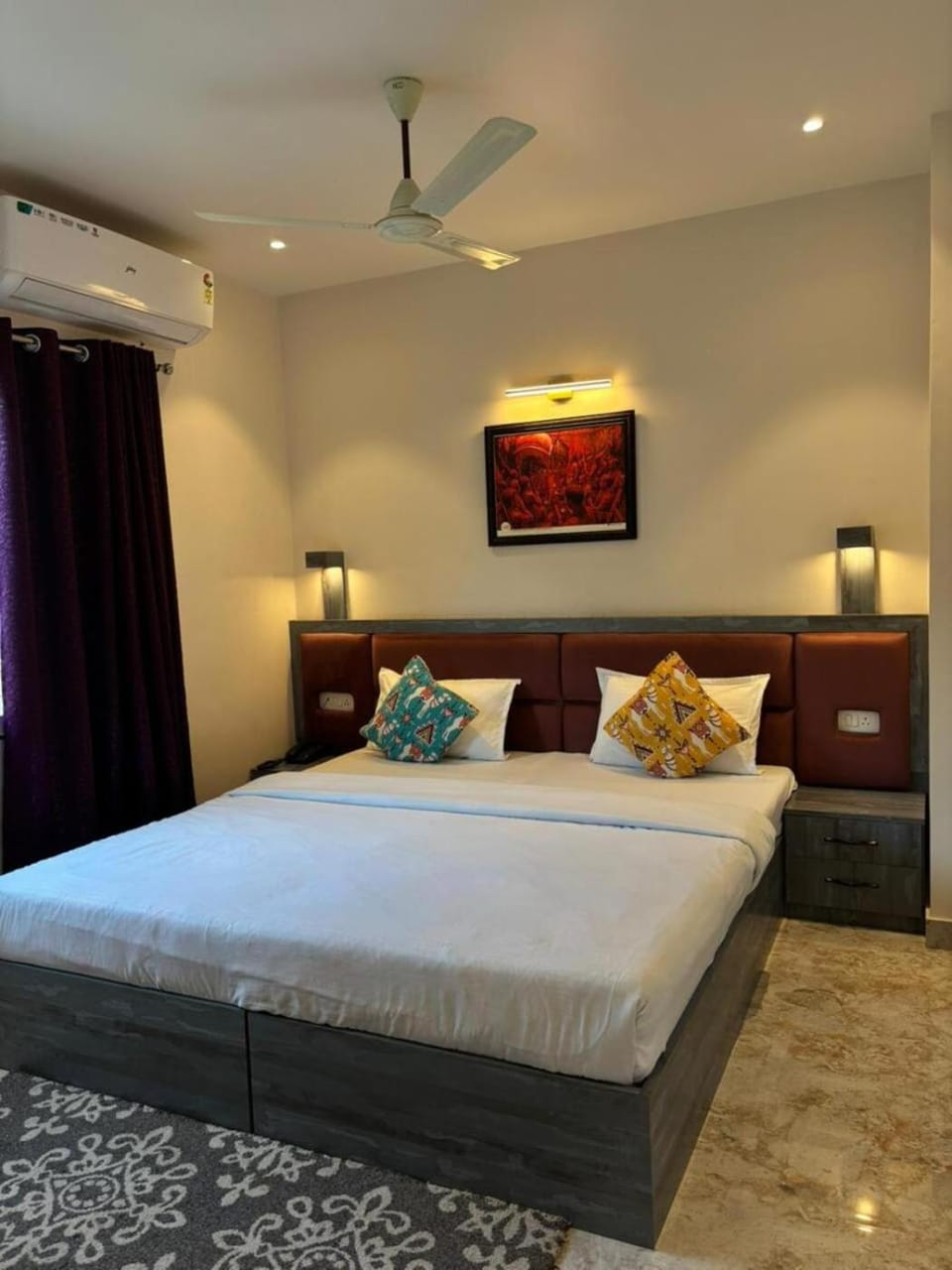 Photo of the whole room, Bedroom