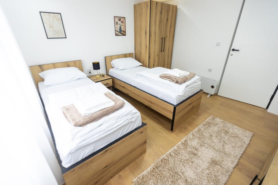Photo of the whole room, Bedroom, towels, wardrobe