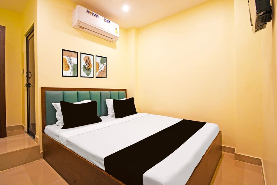 Bedroom, air conditioner