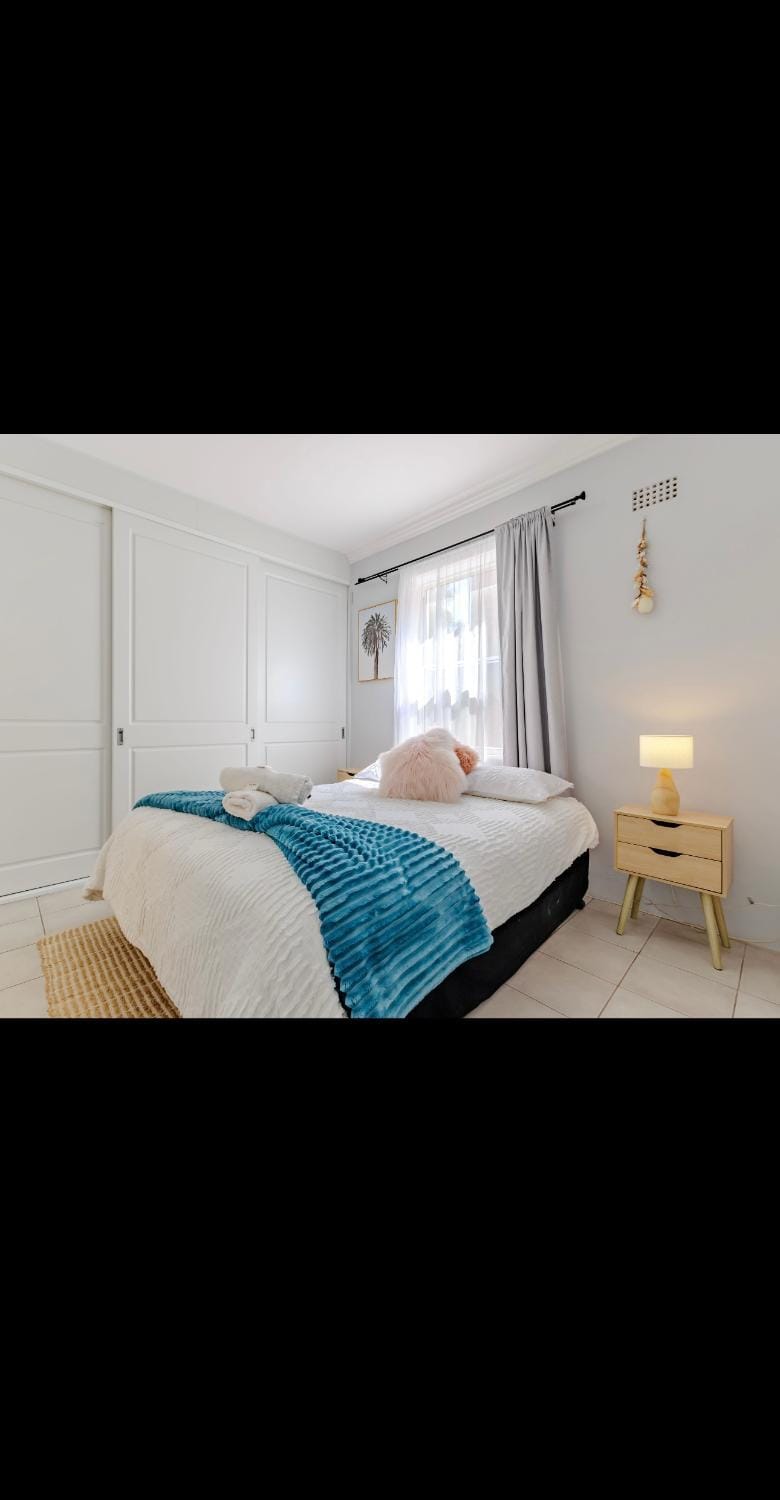 Top Location Beachside Apartment Apartment in Sydney