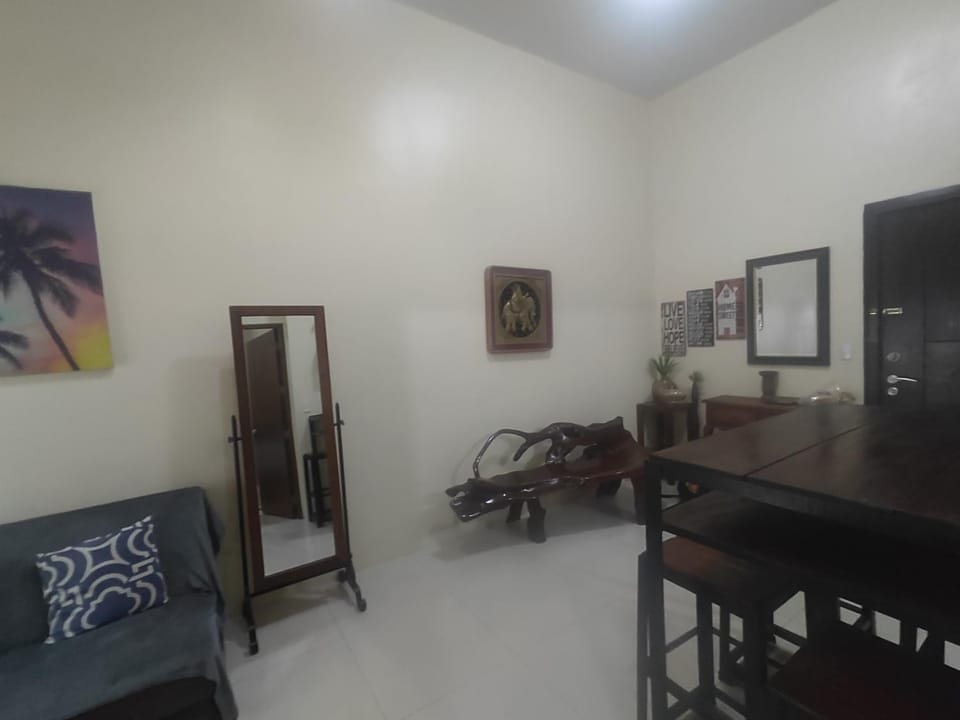 Cozy Condo Across NAIA T3 One Palm Tree Apartment hotel in Pasay