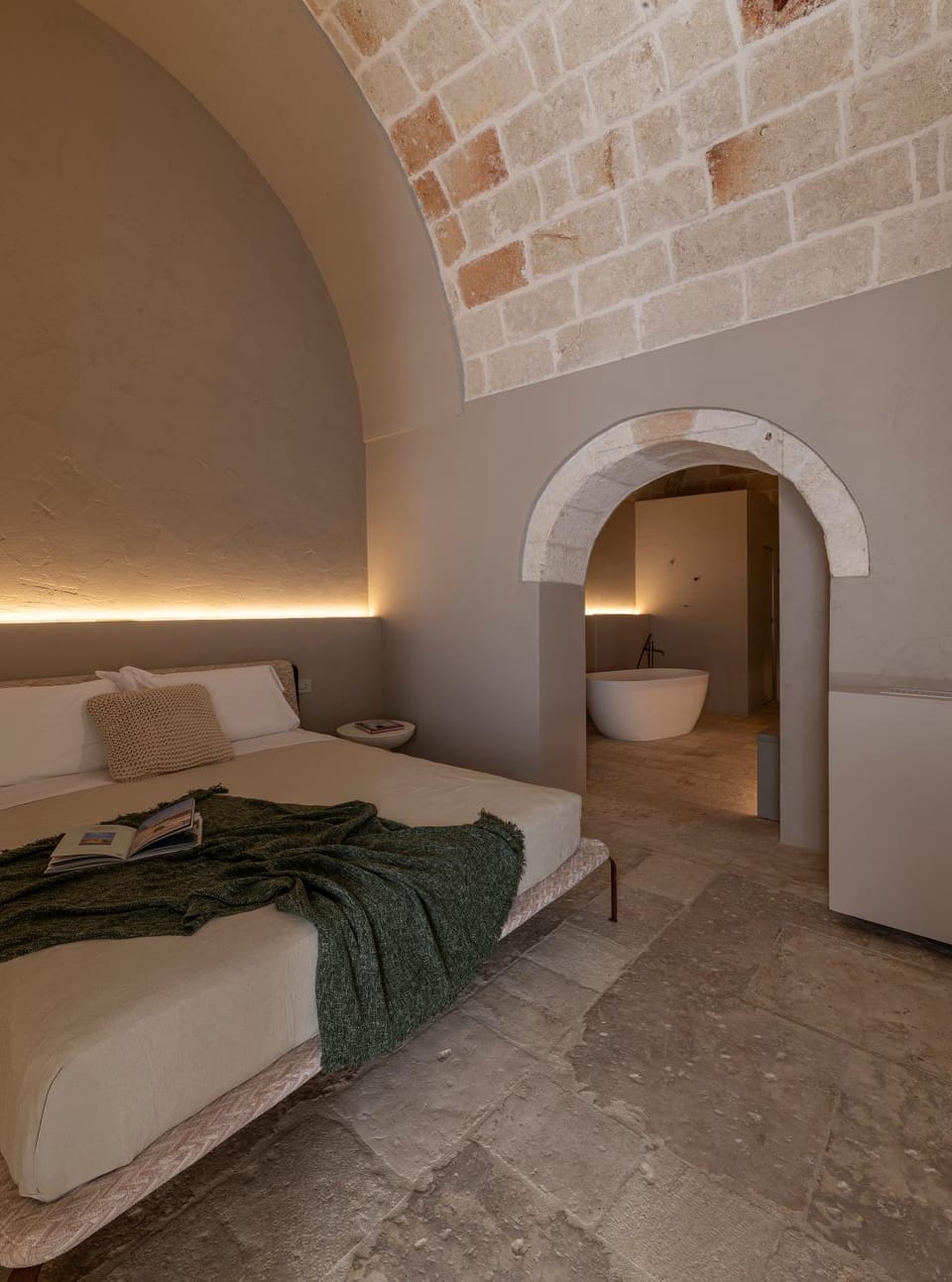 Bed, Living room, Photo of the whole room, Seating area, Bedroom