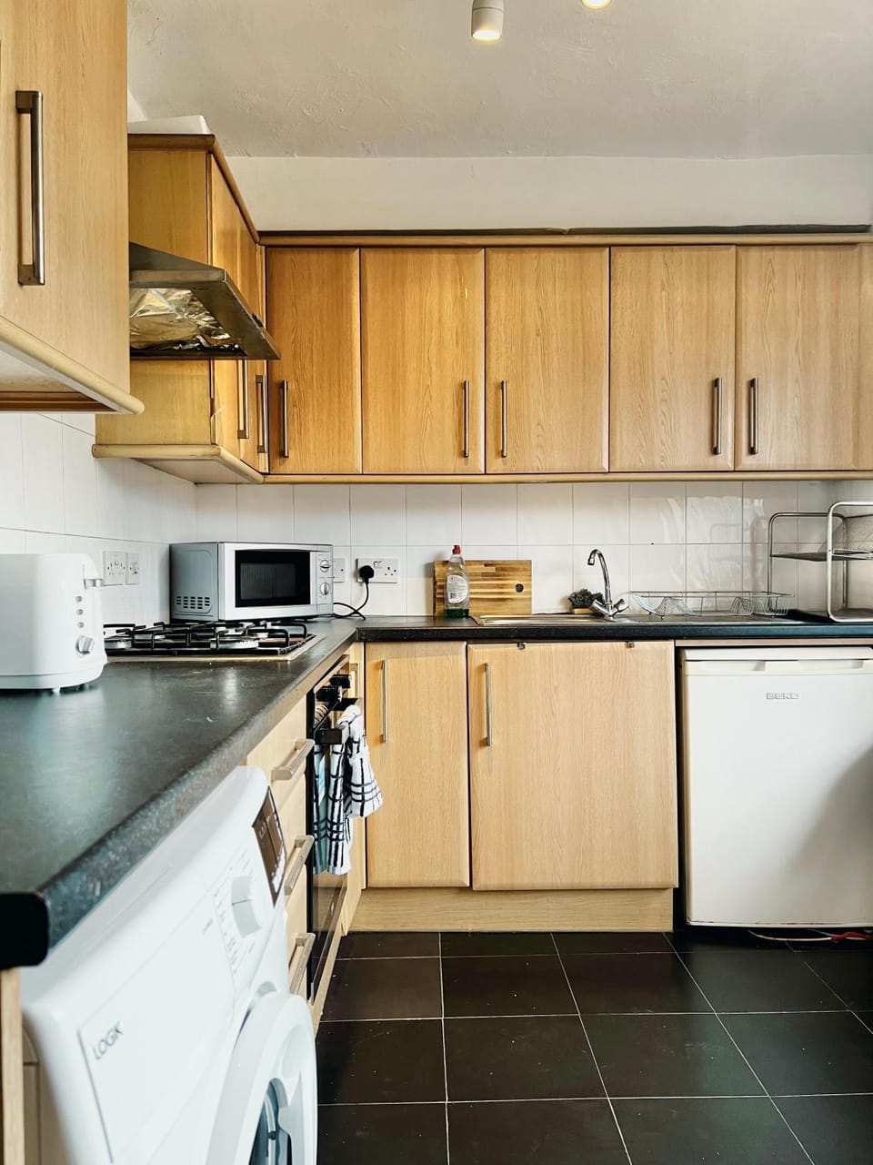 Bright top floor Flat in Paddington Apartment in City of Westminster