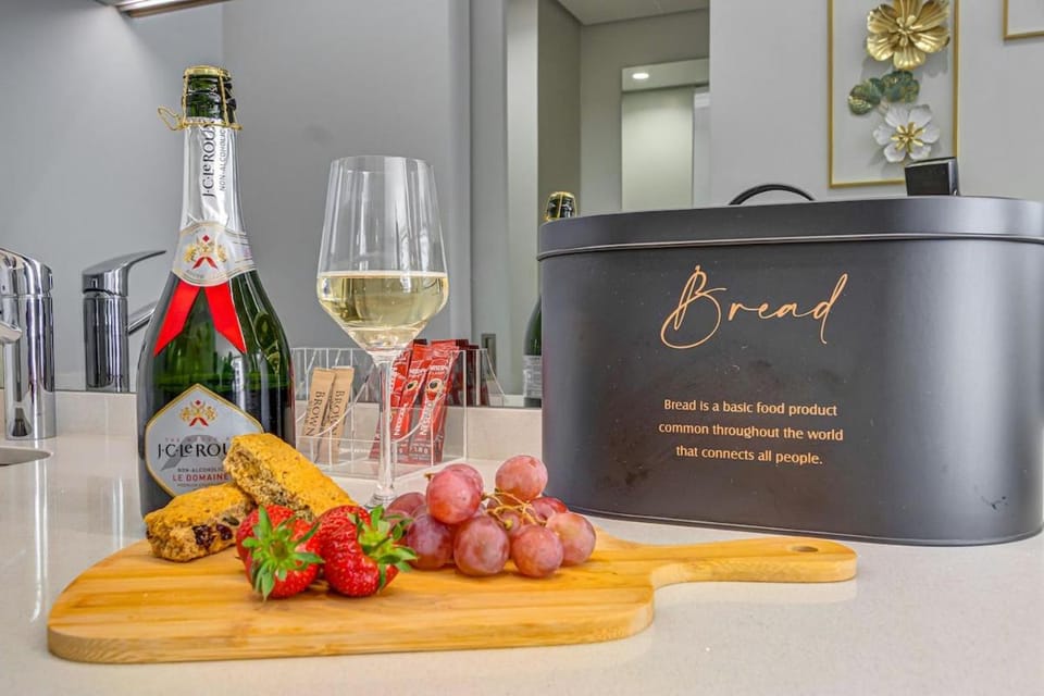 The Quanta, Ellipse, Watefall Apartment in Sandton