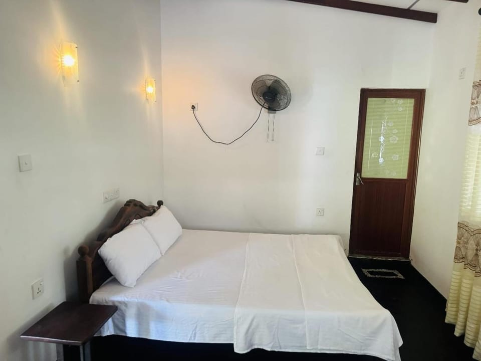 upper house Bed and Breakfast in Mirissa
