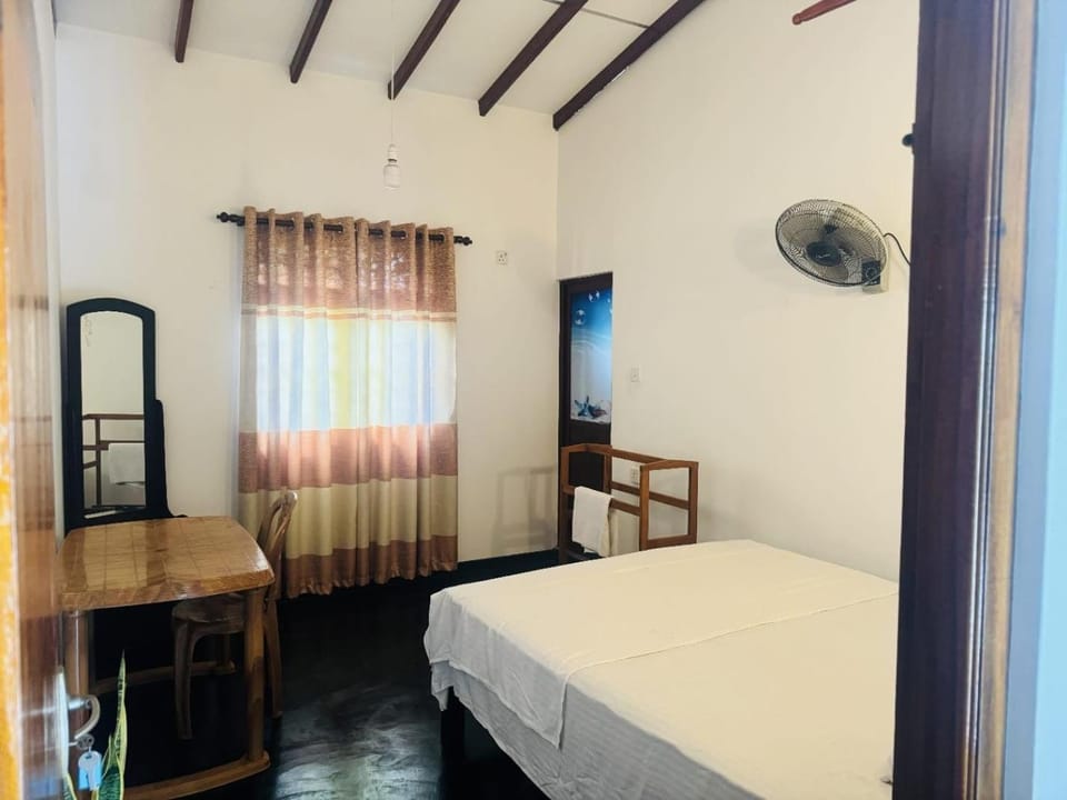 upper house Bed and Breakfast in Mirissa