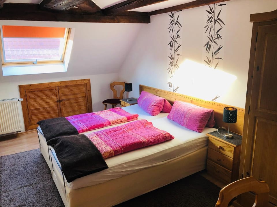 Bed, Photo of the whole room, Bedroom, wardrobe