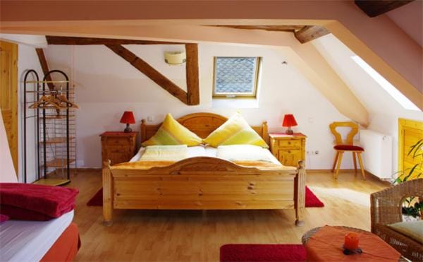 Property building, Bed, Photo of the whole room, Bedroom