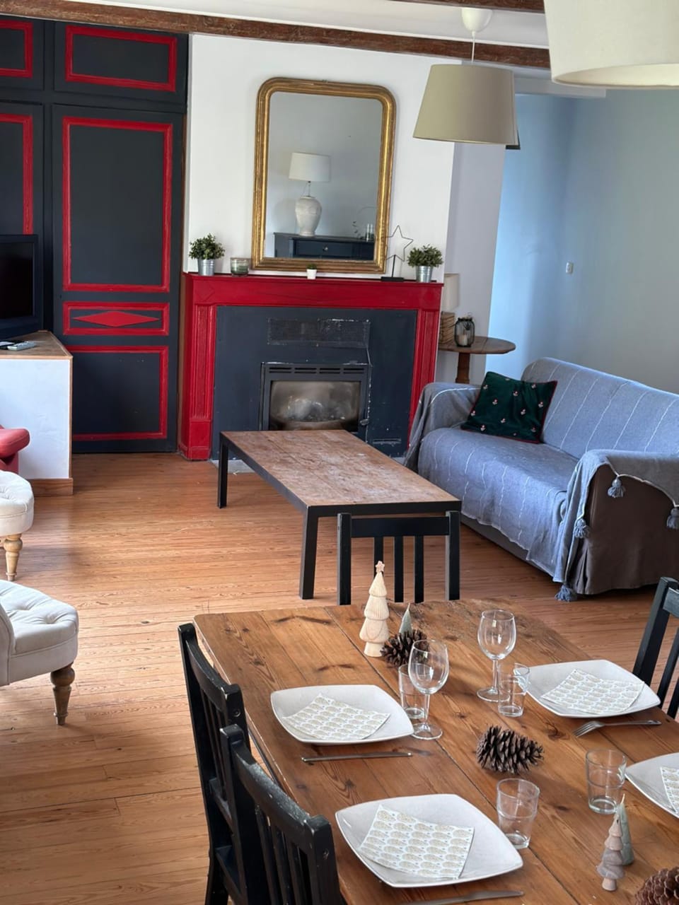 Living room, Dining area
