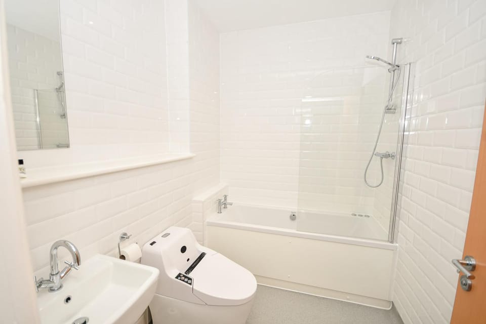 Spacious & Bright 1BED Apartment nr Etihad Stadium Apartment in Manchester