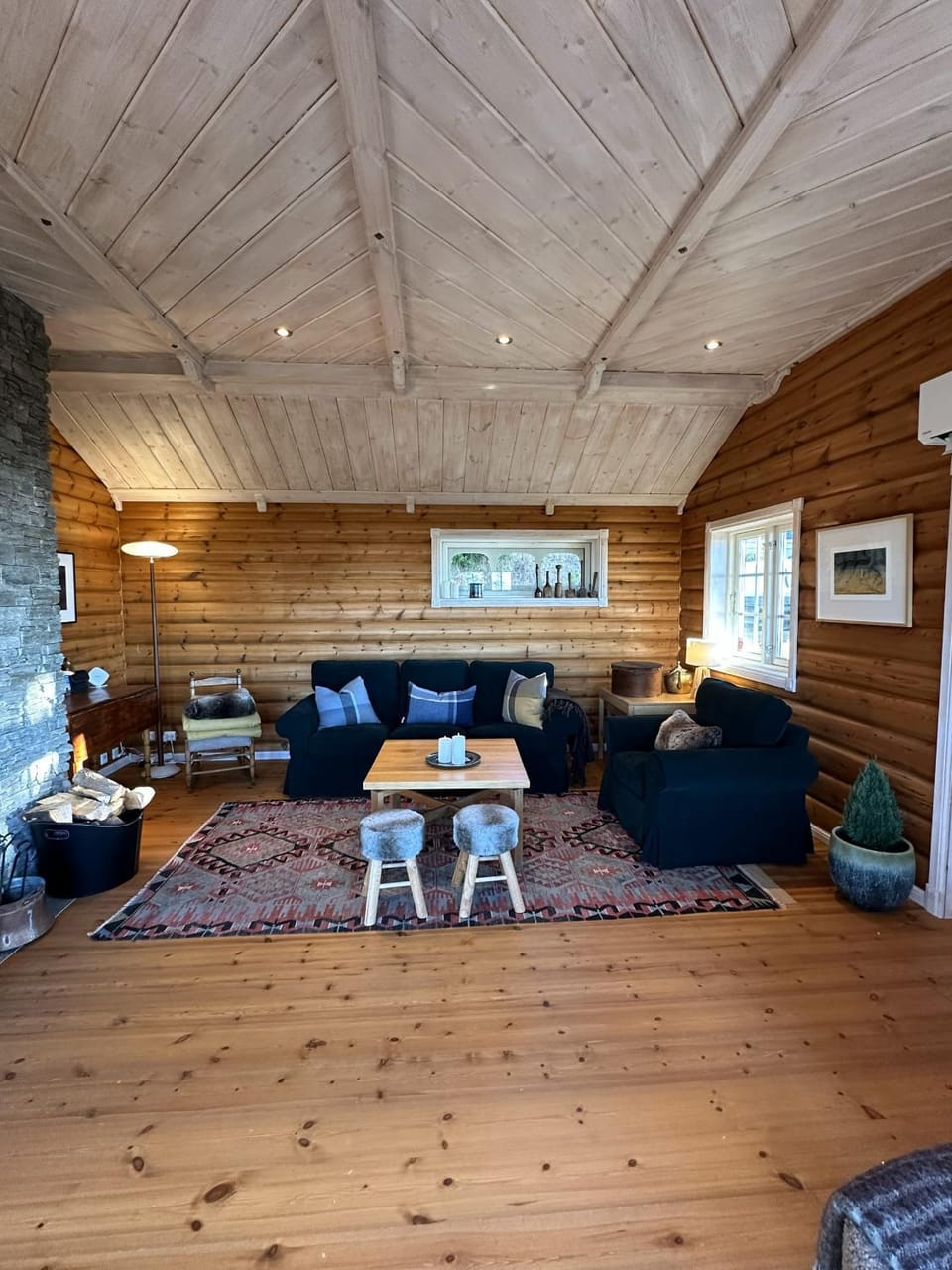 Living room, Seating area