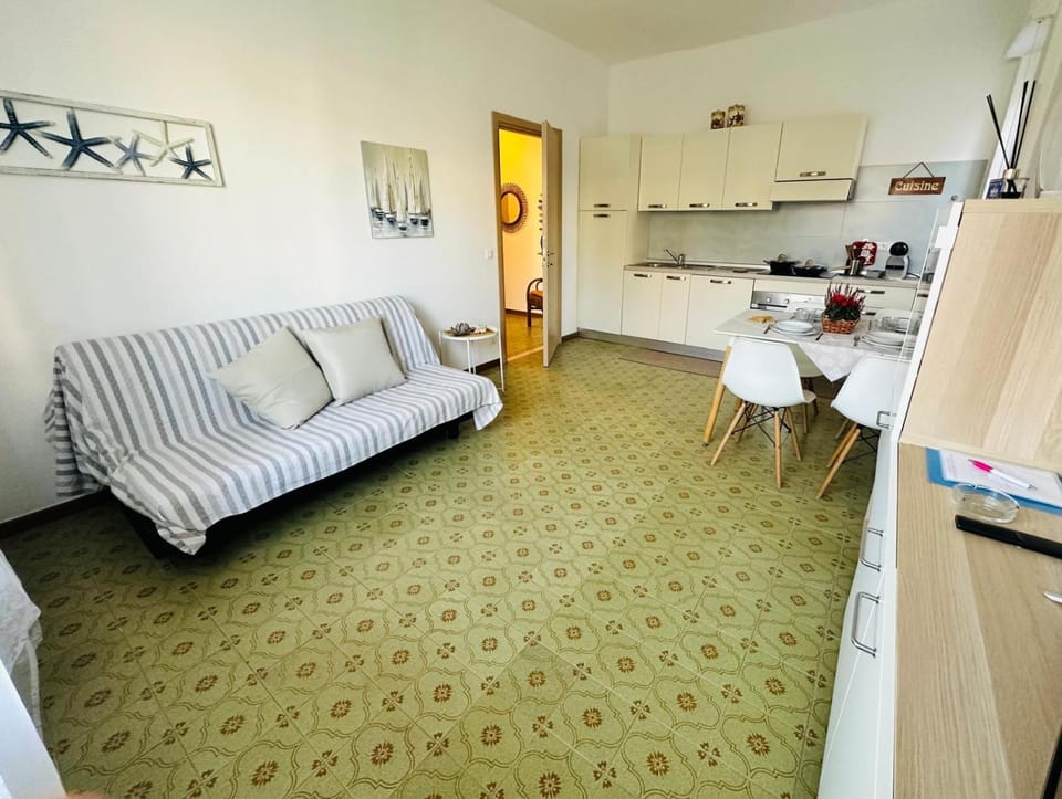 Appartamenti Giulia2 - Palazzo Milano Apartment in Diano Marina