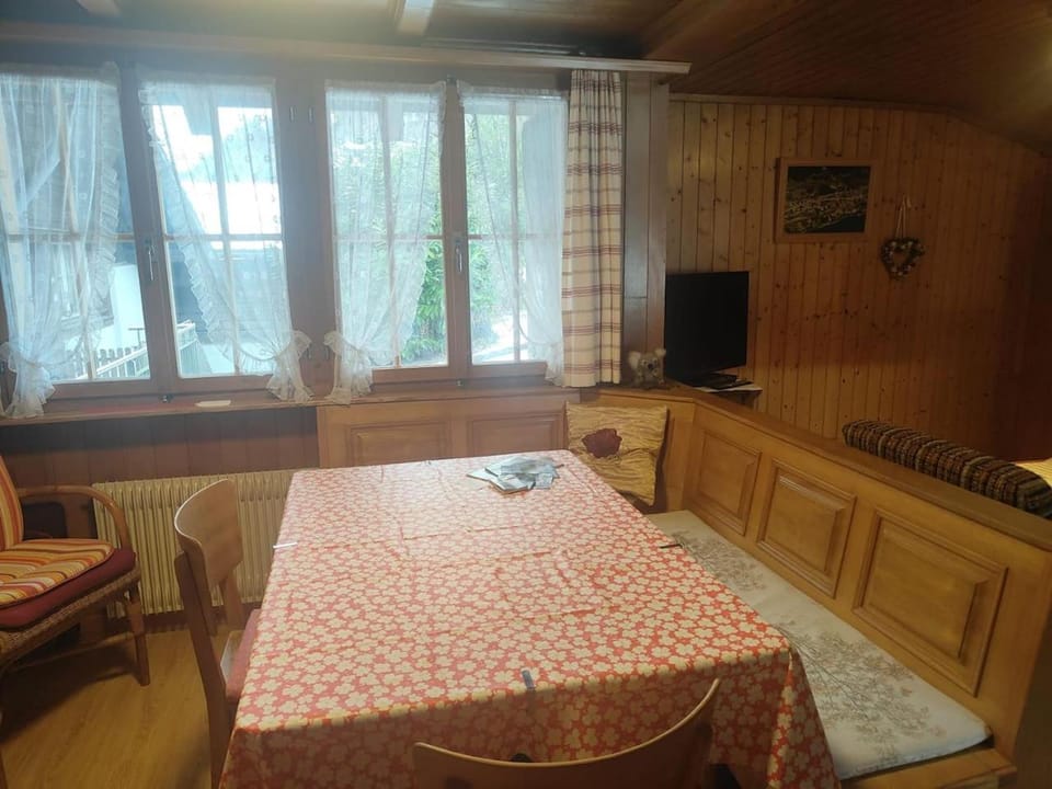 TV and multimedia, View (from property/room), Seating area, Dining area