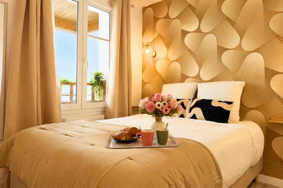 Bed, Bedroom