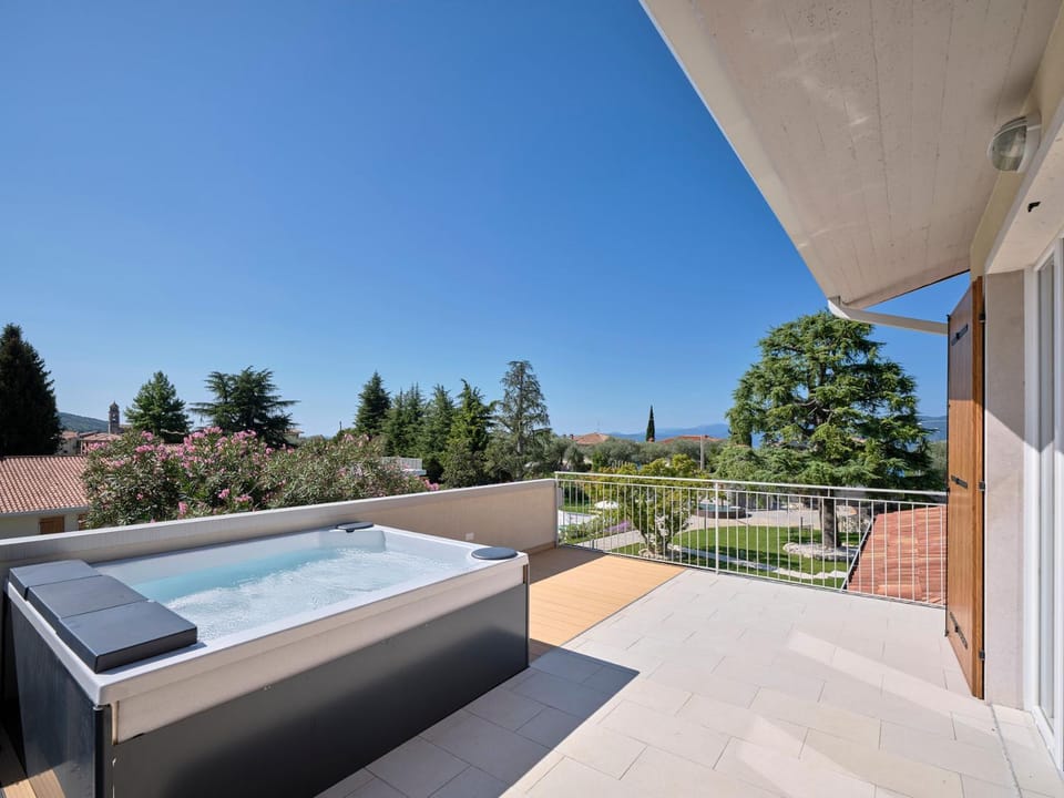 Hot Tub, Open Air Bath