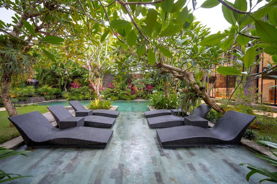 Seating area, sunbed