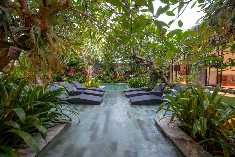 Natural landscape, Seating area