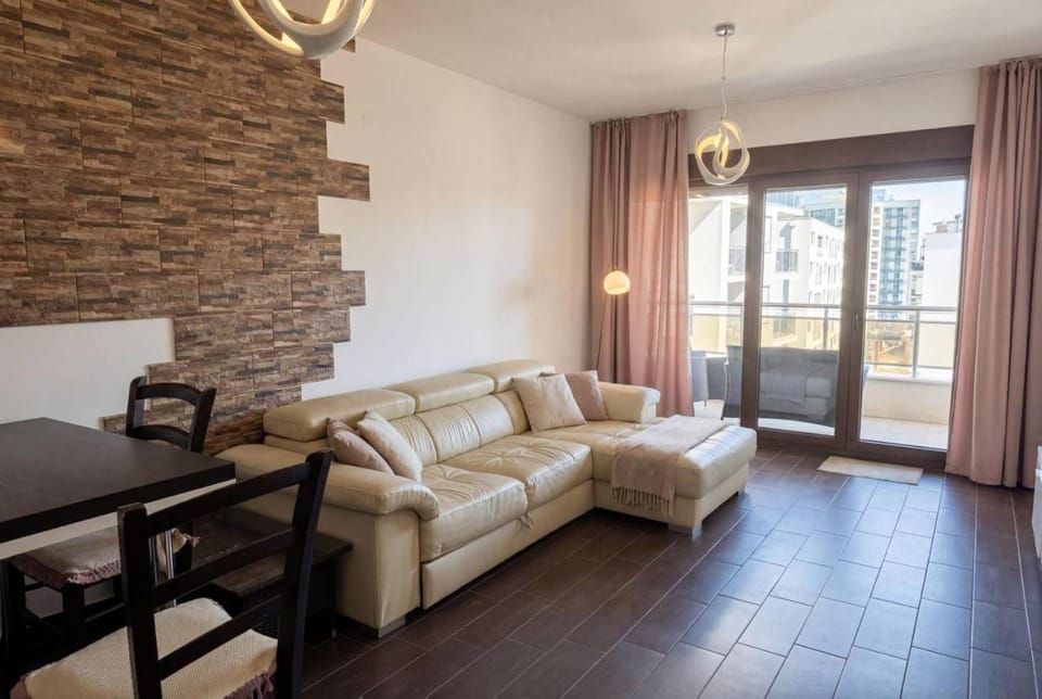 Living room, Photo of the whole room