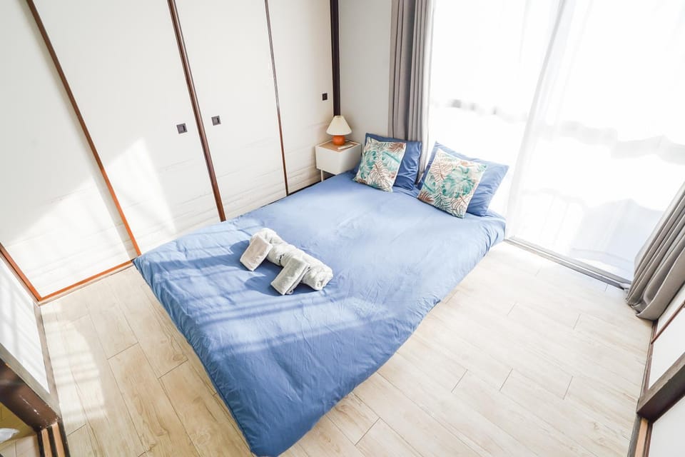 Bed, Photo of the whole room, Bedroom, towels, wardrobe