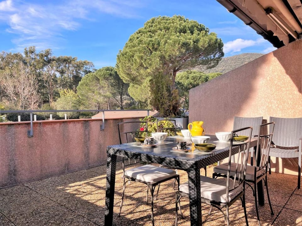 Patio, Day, View (from property/room), Dining area
