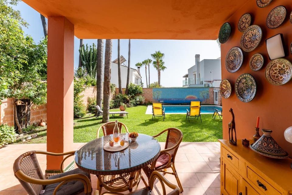 Patio, Day, Garden, Garden, Balcony/Terrace, Dining area, Garden view, Pool view, Swimming pool, sunbed