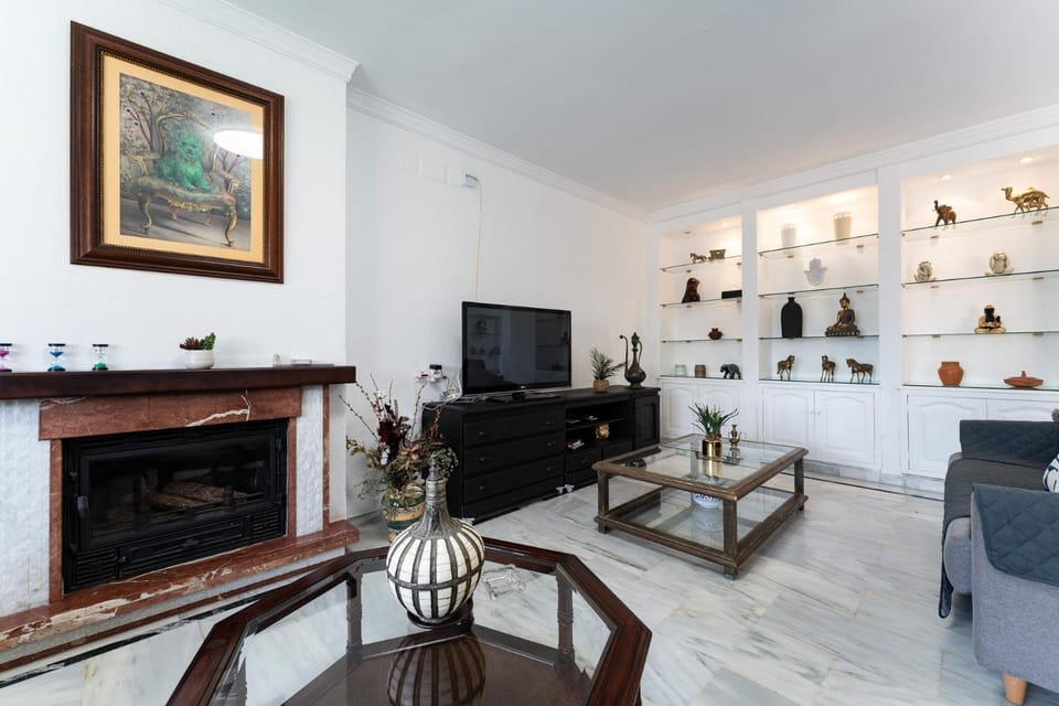 TV and multimedia, Living room, fireplace