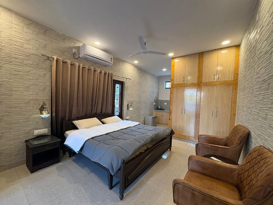Bed, Photo of the whole room, air conditioner