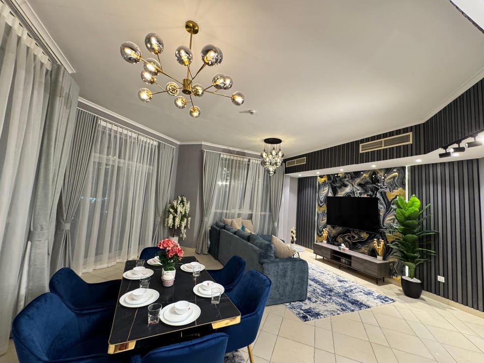 Living room, Dining area