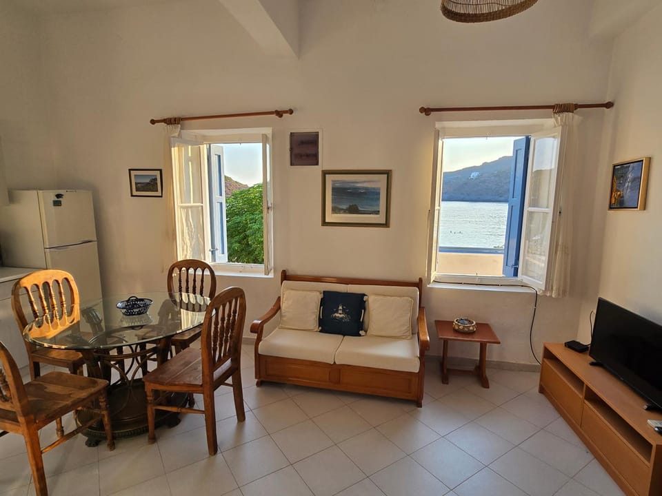 Kapsali Beach House Apartment in Islands