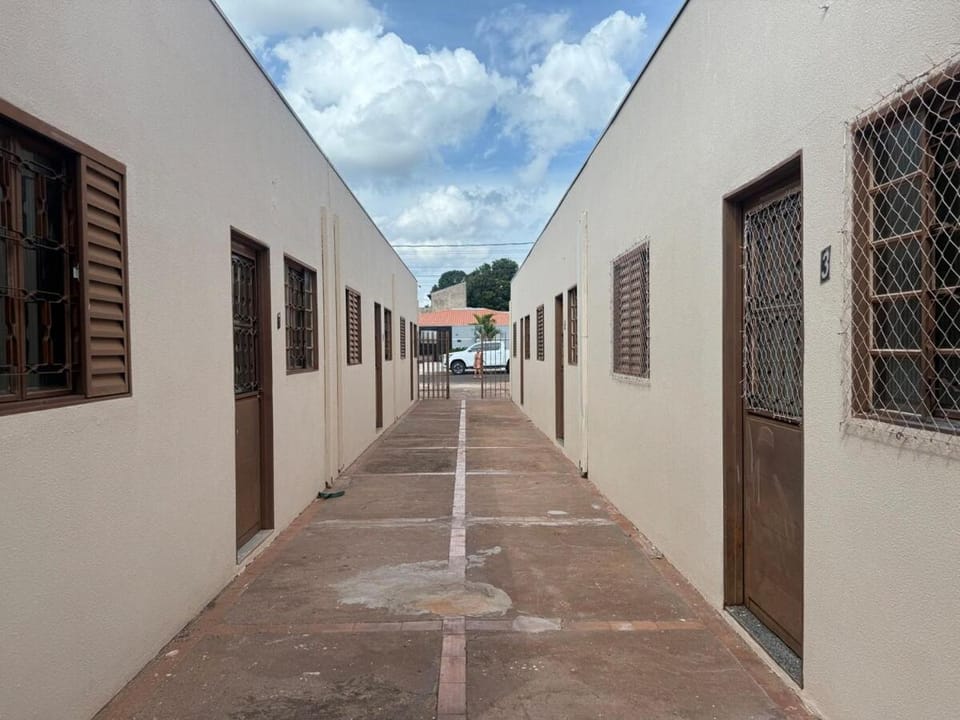 Kitnet Econômica e Funcional Villa in Campo Grande