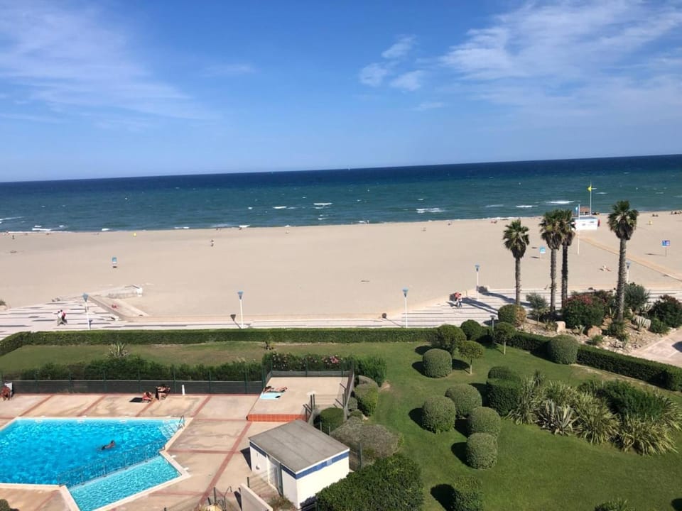 Pool view, Sea view, Swimming pool