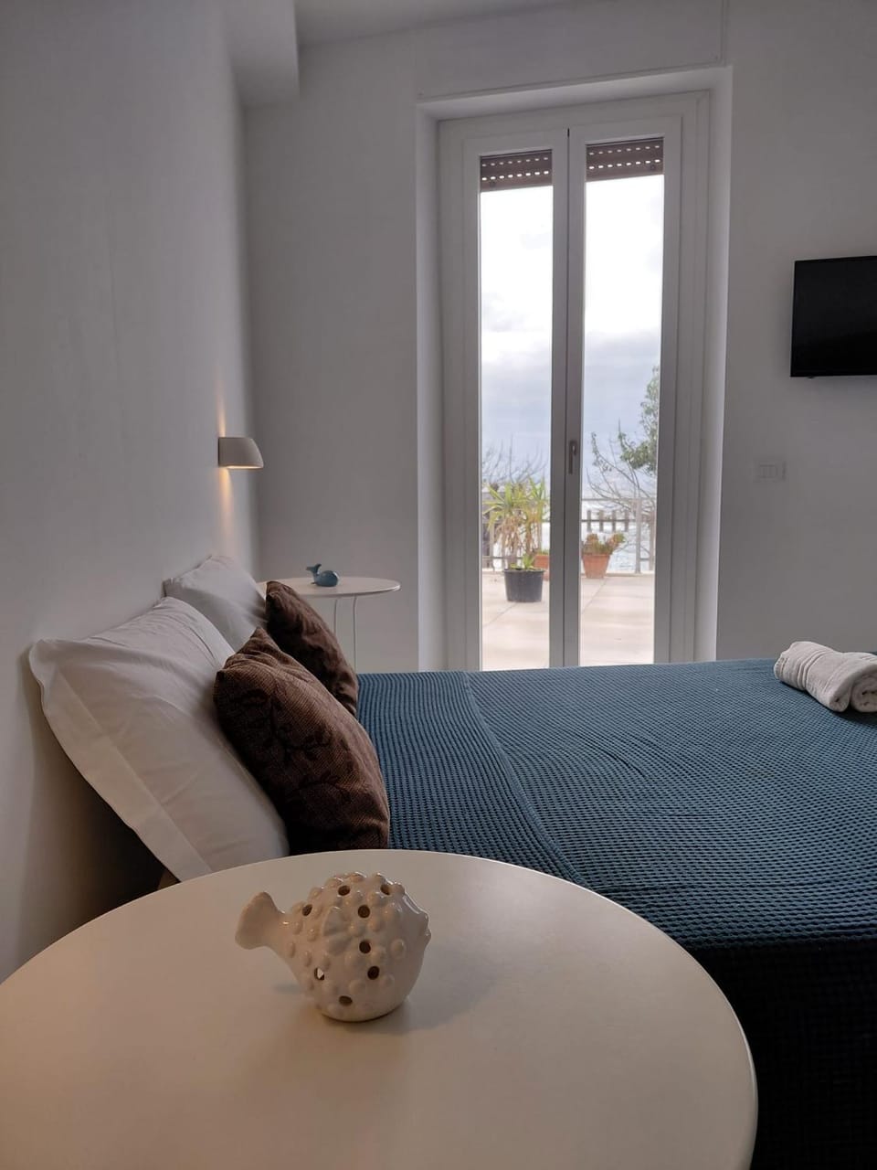 Bed, Balcony/Terrace, towels