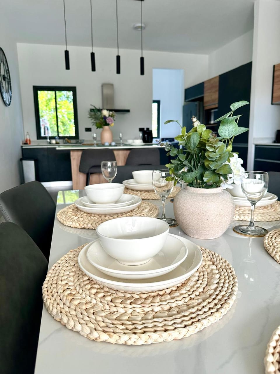 Dining area, kitchen