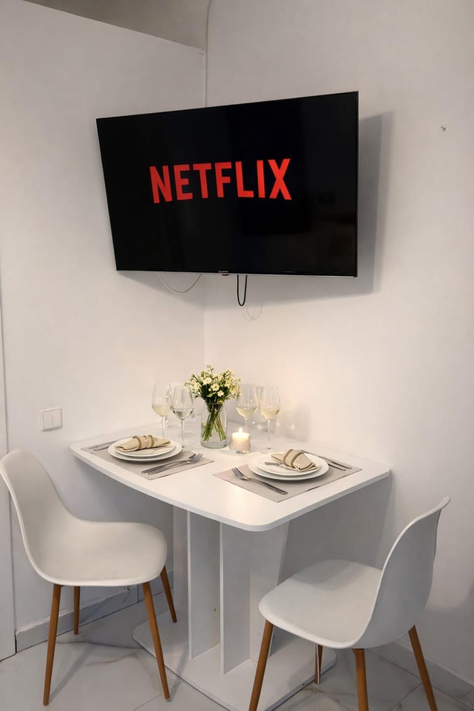 TV and multimedia, Dining area