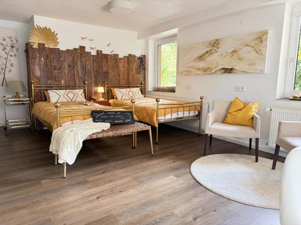 Living room, Photo of the whole room, Bedroom