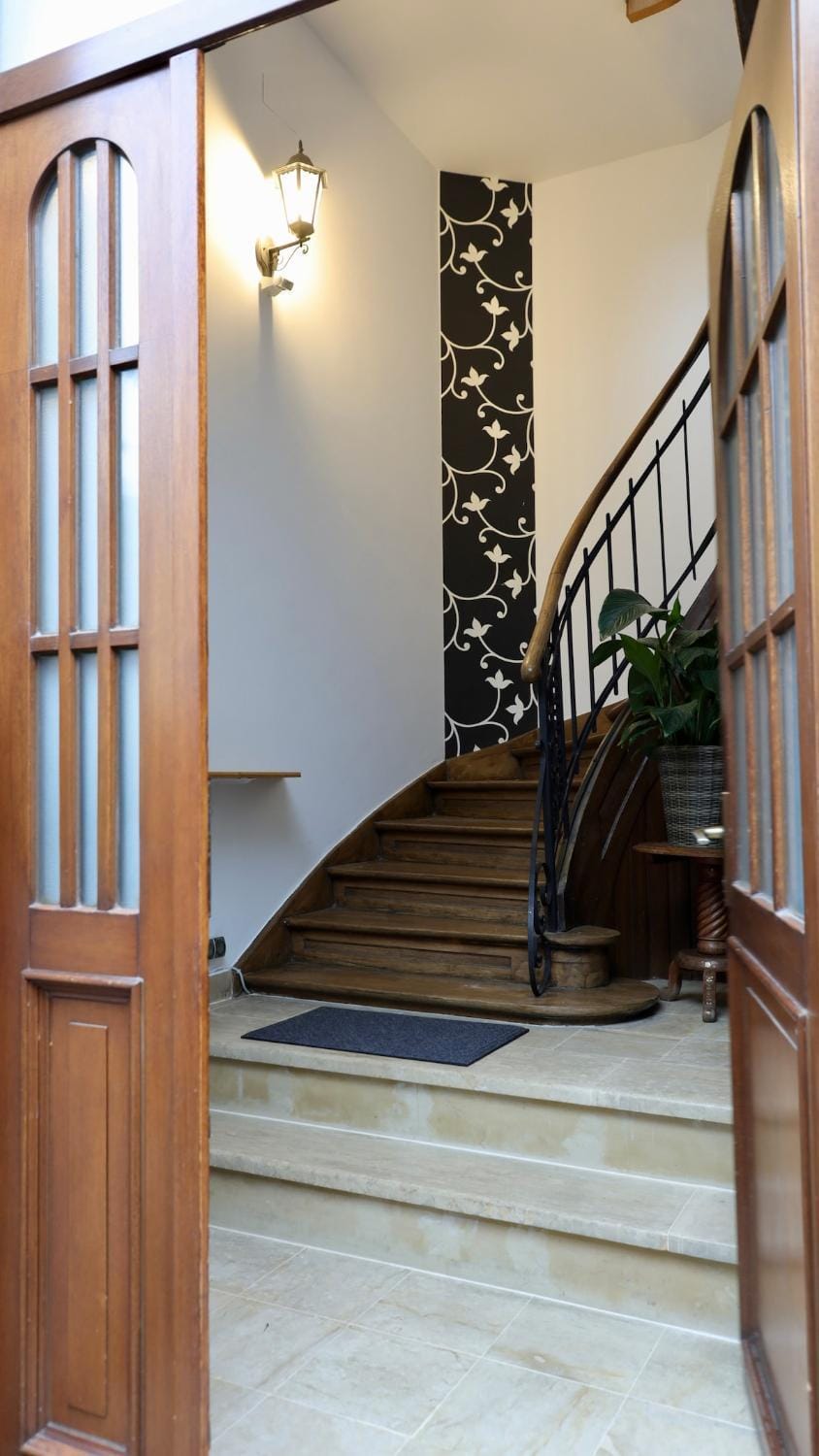 Facade/entrance