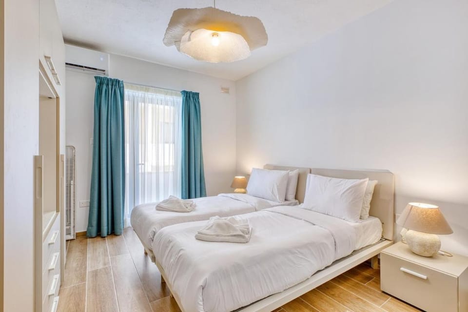 Luxury 3BR Seafront Apartment Apartment in Saint Paul's Bay