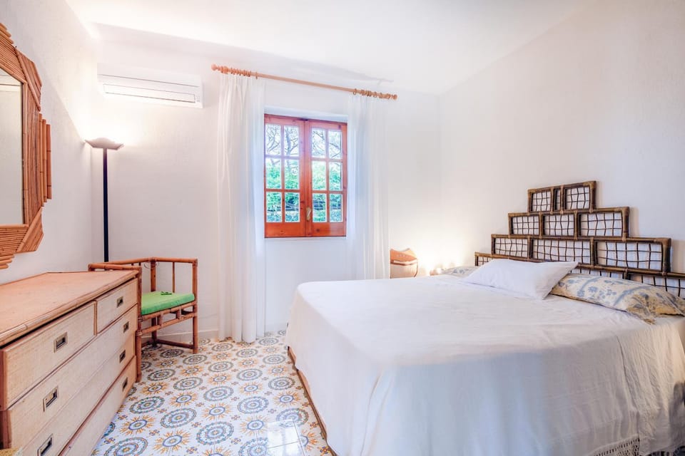 Bed, View (from property/room), Photo of the whole room, Bedroom, Garden view, furniture