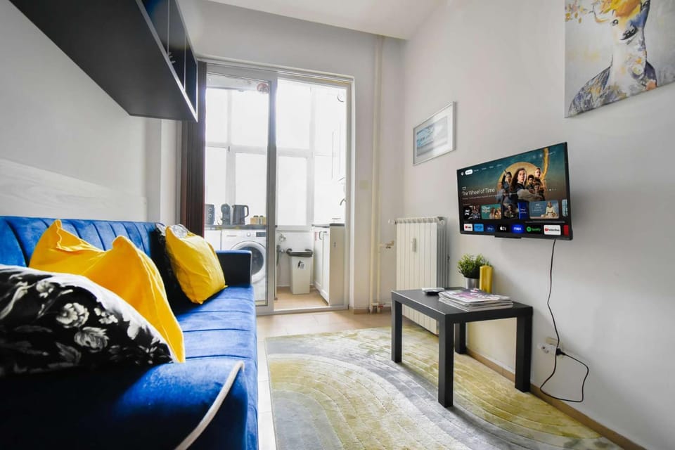 TV and multimedia, Living room, Seating area