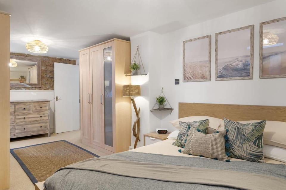 Beautiful Apartment with Parking Central Exeter Apartment in Exeter