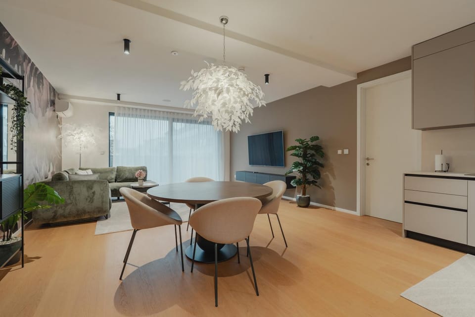 Living room, Seating area, Dining area