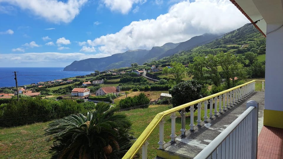Balcony/Terrace, Garden view, Mountain view