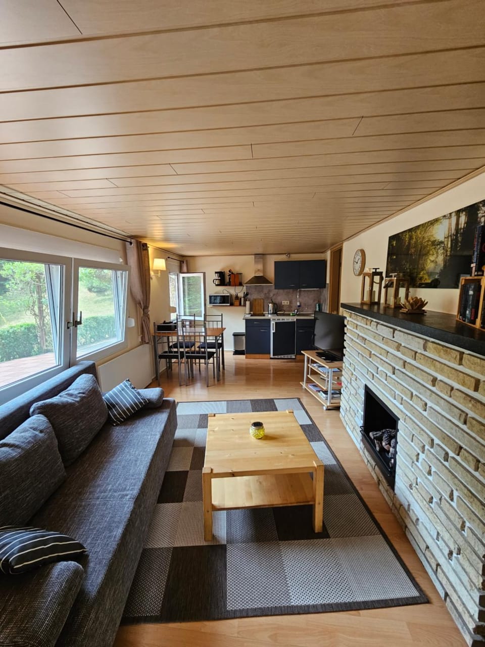 Kitchen or kitchenette, Living room