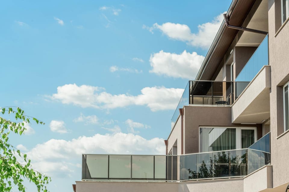 Property building, Day