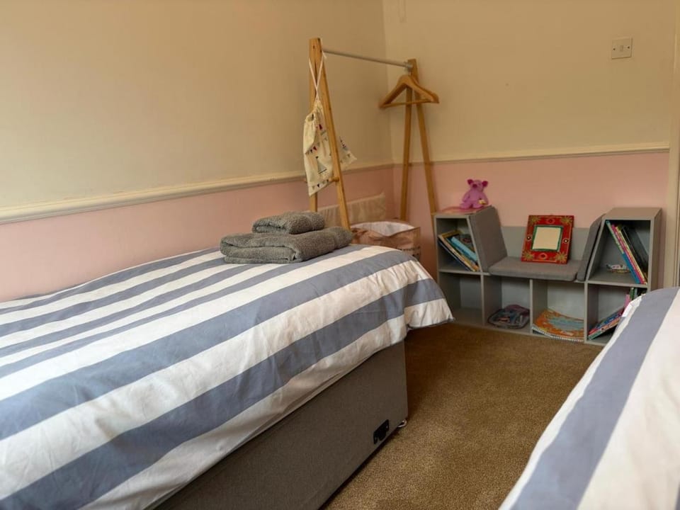 Lansdowne - Charmouth Sea Retreat House in East Devon District