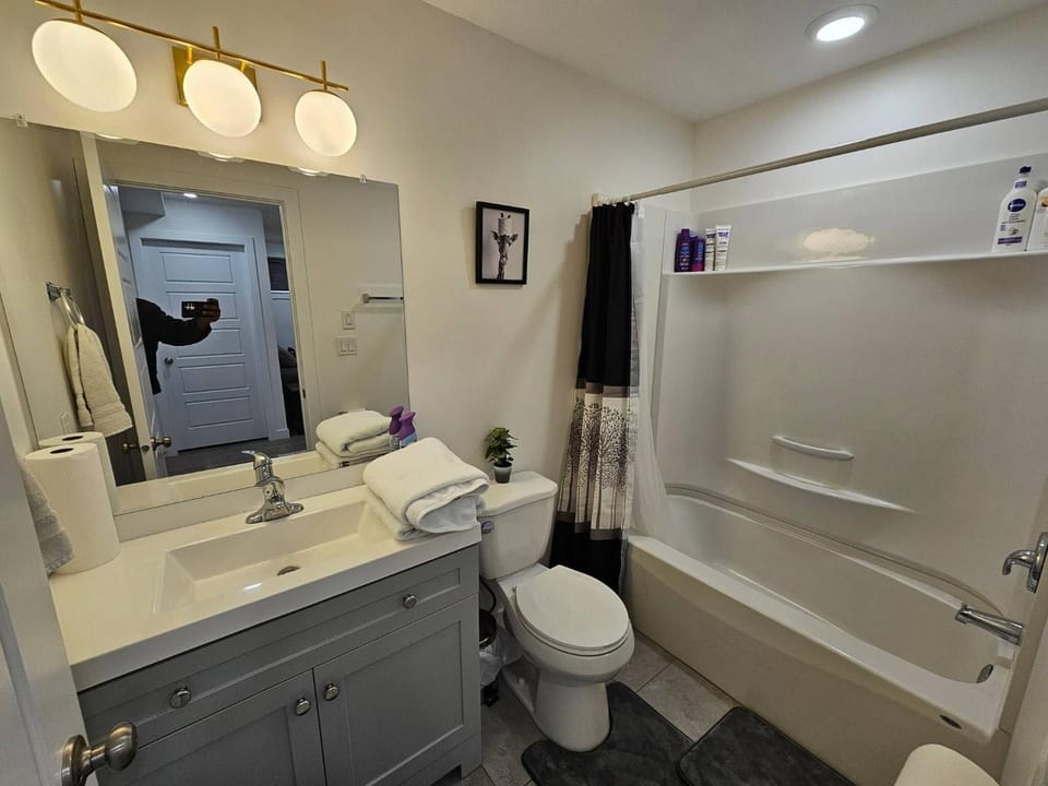 Cozy 1-Bedroom Basement Suite with Private Entrance in Saskatoon Apartment in Saskatoon