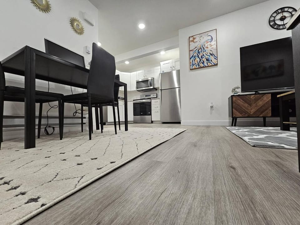 Communal lounge/ TV room, TV and multimedia, Decorative detail