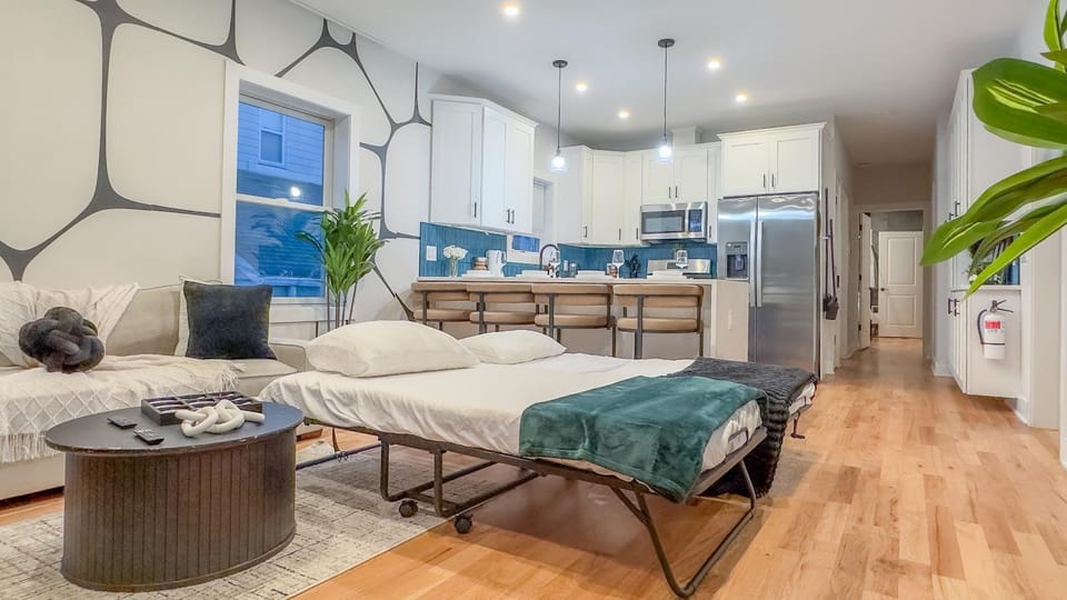 Bed, Living room