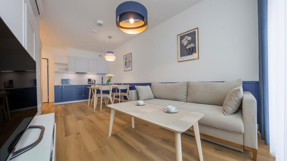 TV and multimedia, Kitchen or kitchenette, Living room